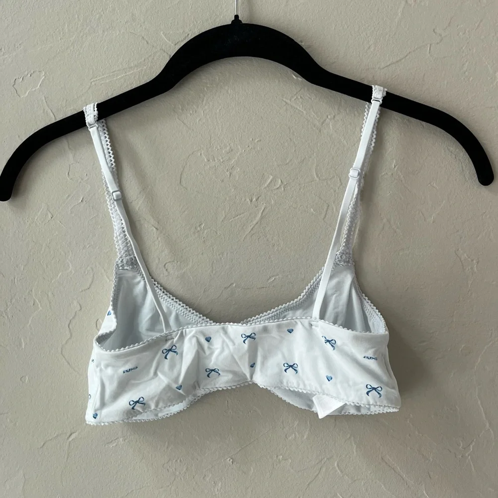 SKIMS FITS EVERYBODY PICOT SKIMPY SCOOP BRALETTE IN CLOUD BOW PRINT S - Picture 4 of 4
